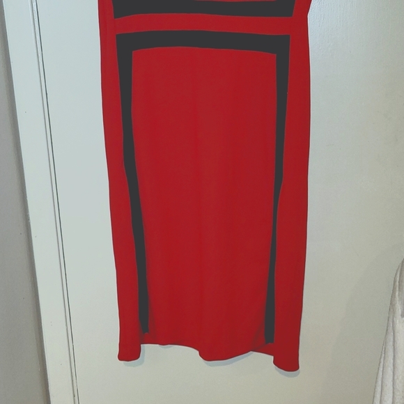 Red dress with black color blocking - Picture 3 of 6